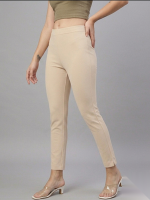 Color_Dark Offwhite