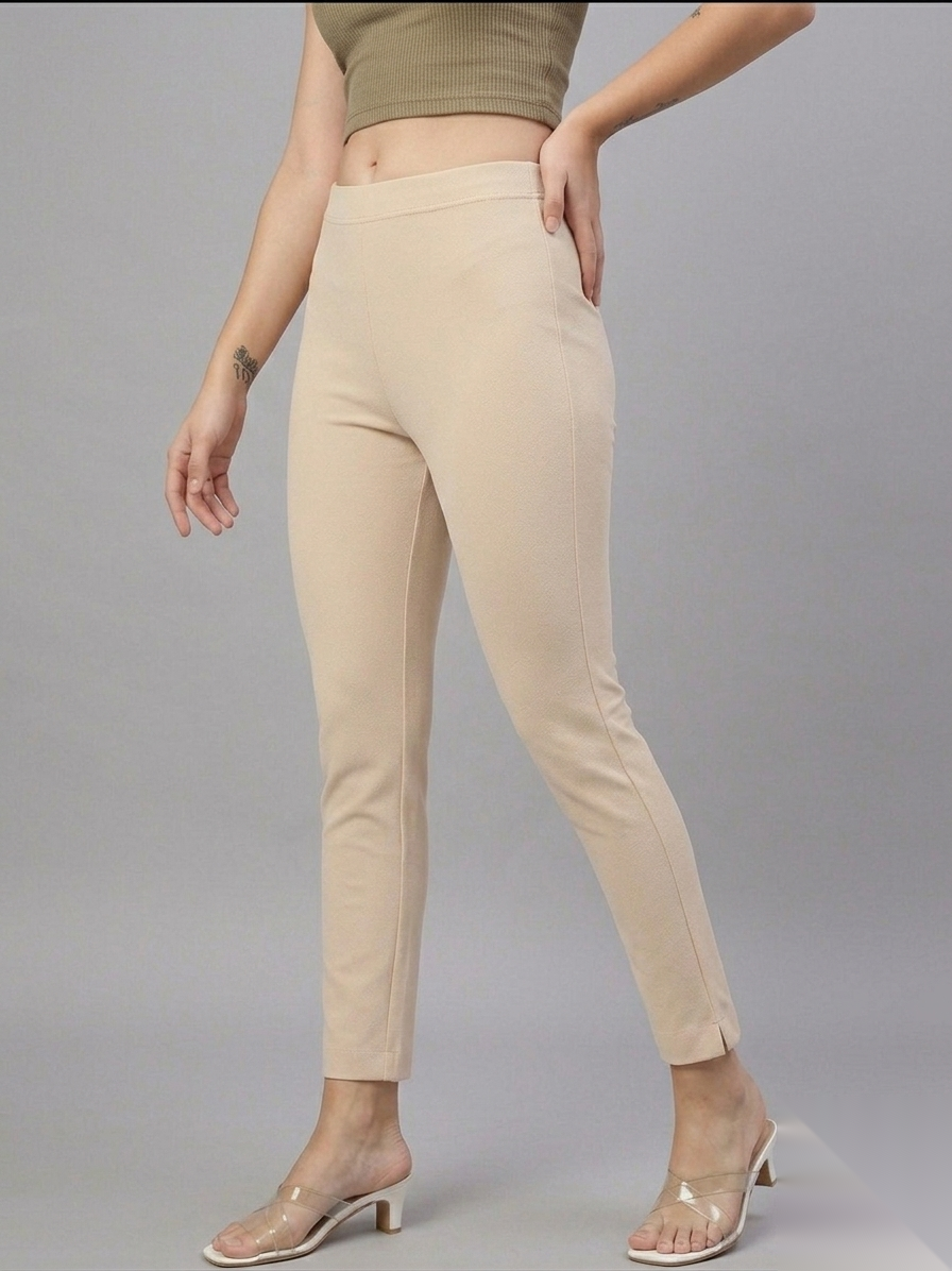 Color_Dark Offwhite